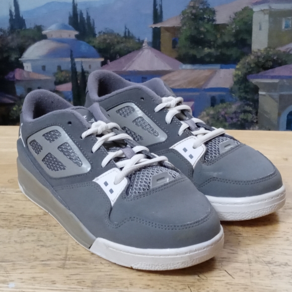 🏀Nike Air jordan flight 23,Size 2Y 🎢🎒Like 🆕New!, A Nice Gift Giving Item. 🎊 - Picture 4 of 11